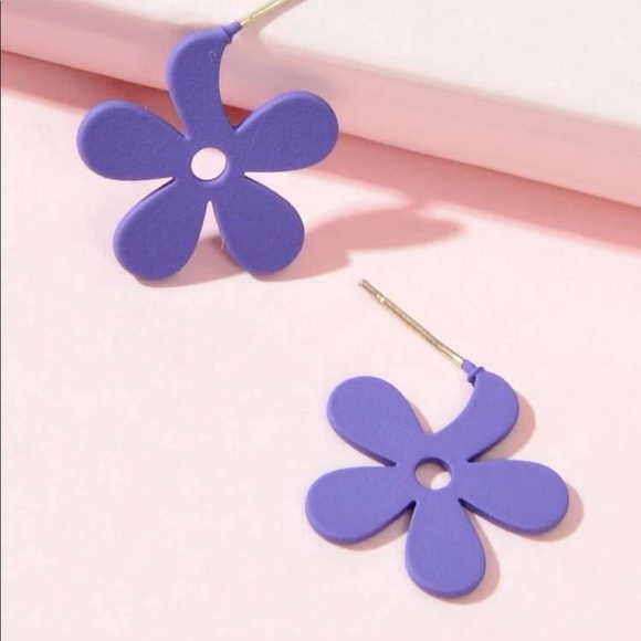 7/$35🍄Groovy Y2K Funky Purple Flower Retro Earrings • NWT - Picture 5 of 5